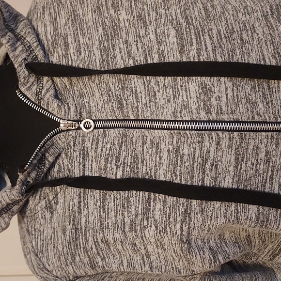 Mossimo Green Sweatshirt And Black White Sweatshirt Hoody Bundle Of 2 - Picture 8 of 10